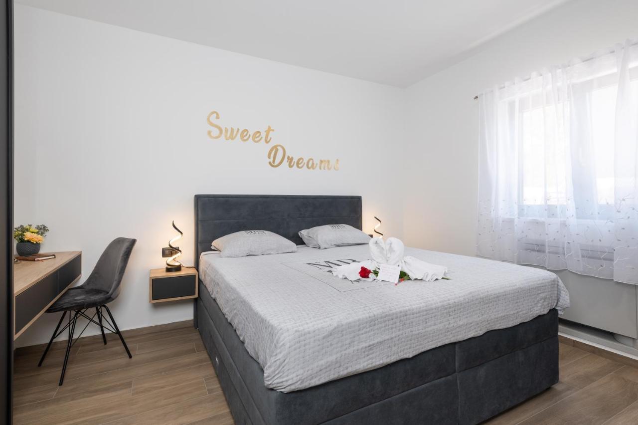 Green Luxury II With Heated Pool, Jacuzzi & Sauna Ruzici  Extérieur photo